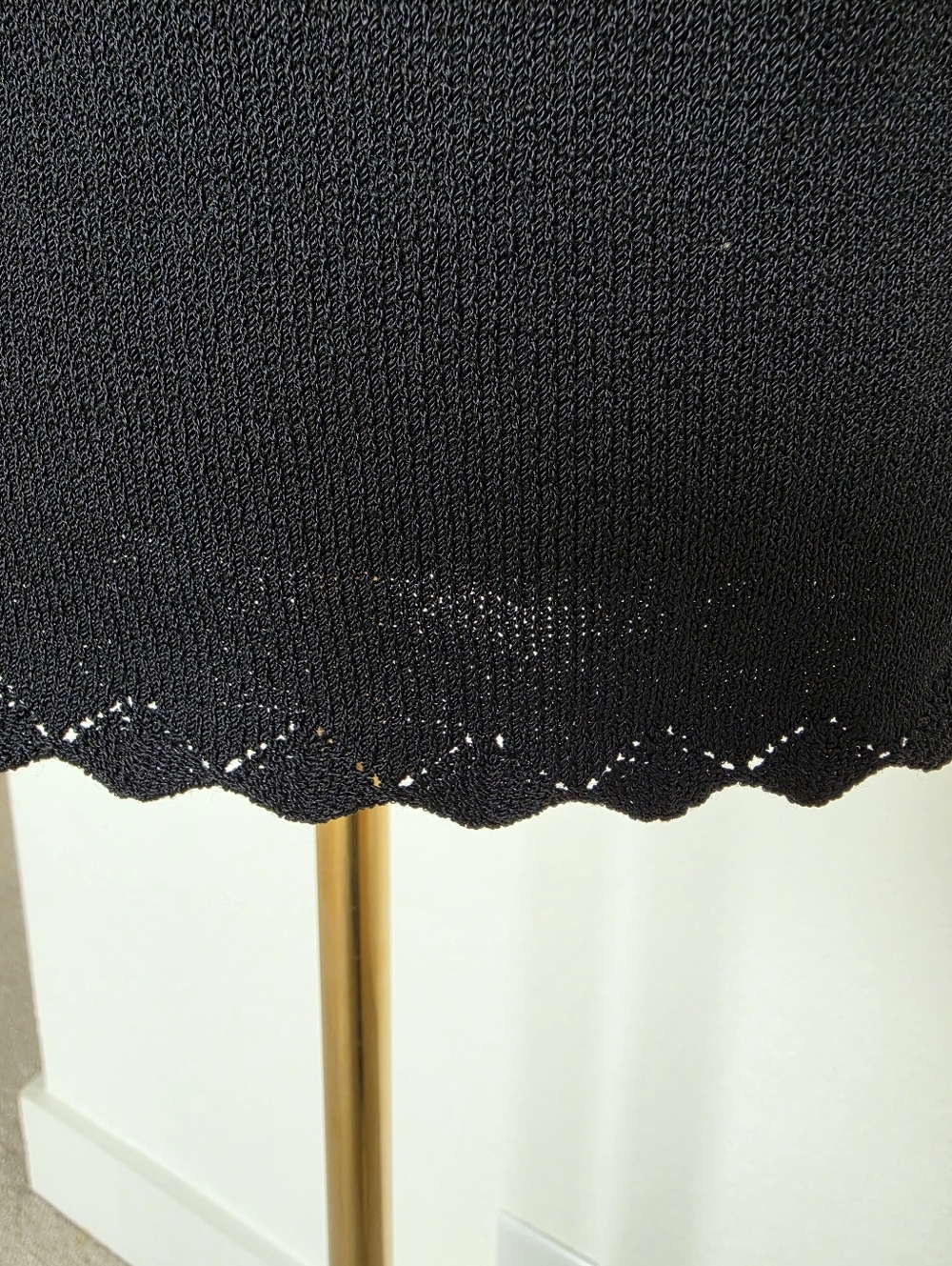 St. John Black Lace Knit Sleeveless Top Mock Neck Gold Button Back Luxury Top M - Picture 7 of 12